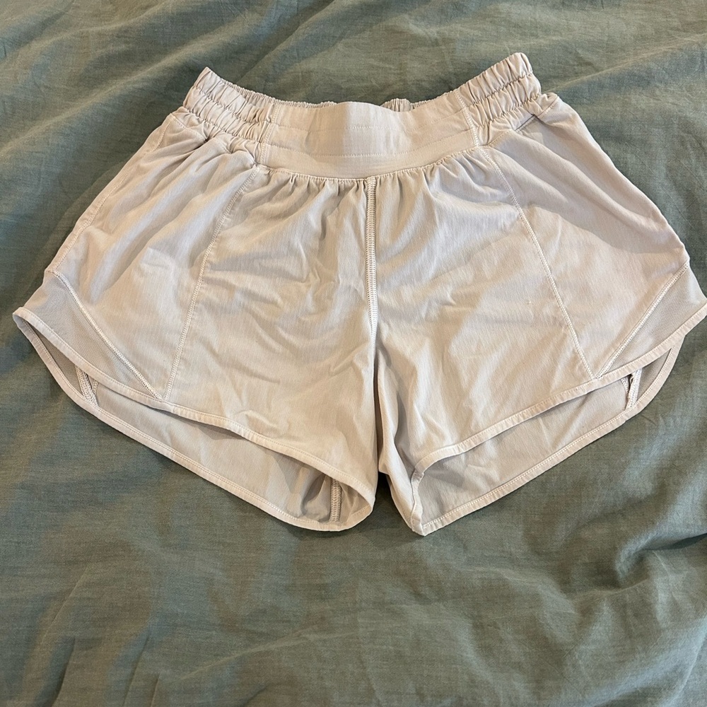 Lululemon Athletica hottie hot HR 4in